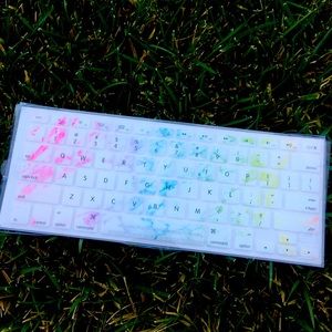 NWT🎁 MacBook keyboard case Rainbow marble cute